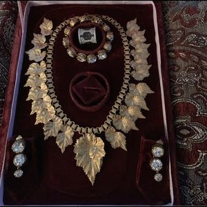 Vintage 16.5” Miriam Haskell Brass necklace, Rare